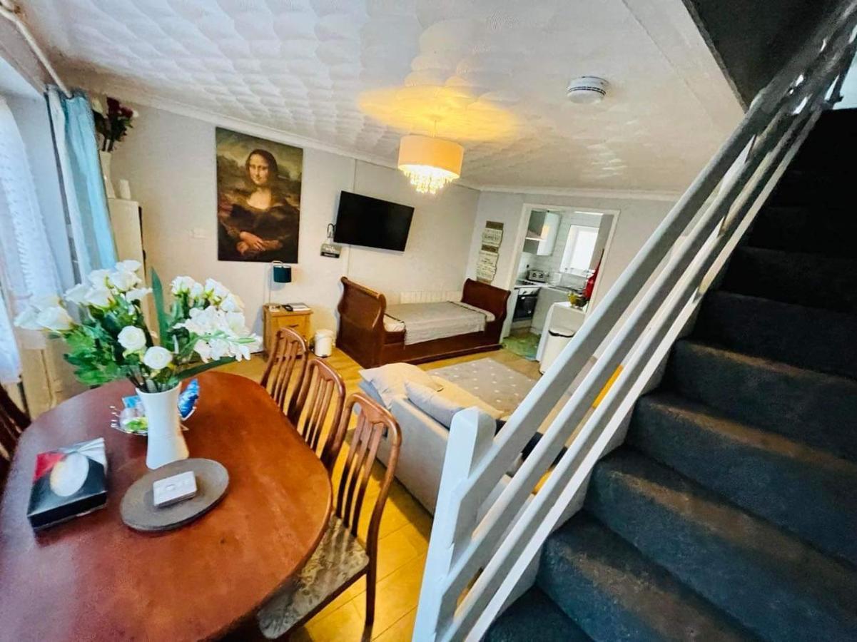 Villa Sea View 3-Bed Heated Pool Eat Bar Kids Park 로웨스터프 외부 사진
