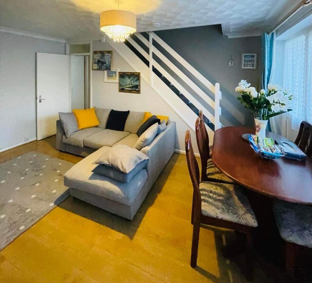 Villa Sea View 3-Bed Heated Pool Eat Bar Kids Park 로웨스터프 외부 사진
